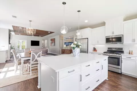Kitchen - 8701 Glenoak Trl, Other, FL photo 5 of 7