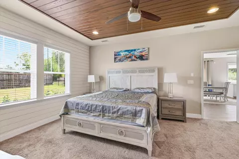 Bedroom - 8701 Glenoak Trl, Other, FL photo 2 of 7