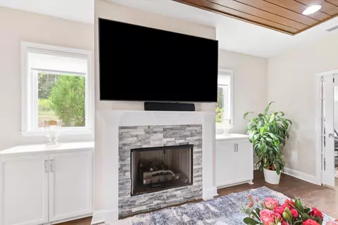 Living - 8701 Glenoak Trl, Other, FL photo 2 of 3