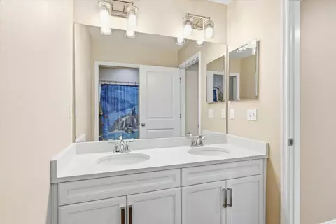 Bath - 8701 Glenoak Trl, Other, FL photo 8 of 8