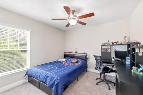 Bedroom - 8701 Glenoak Trl, Other, FL photo 4 of 7