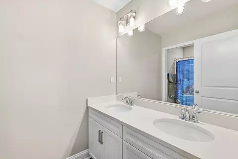 Bath - 8701 Glenoak Trl, Other, FL photo 6 of 8
