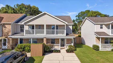 33 SE Chatelaine Cir, Fort Walton Beach, FL 32548