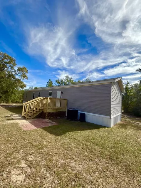 145 Juniper Lake Dr, Defuniak Springs, FL 32433