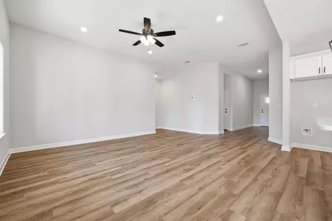 Living - 2821 Blackbird Ct, Crestview, FL 32539 photo 4 of 5