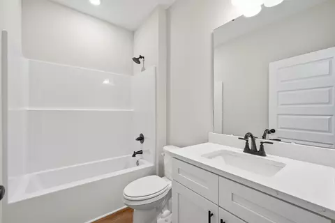 Bath - 2821 Blackbird Ct, Crestview, FL 32539 photo 3 of 3
