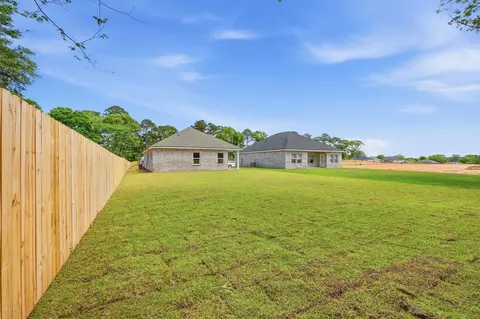 Exterior - 2823 Blackbird Ct, Crestview, FL 32539 photo 4 of 6
