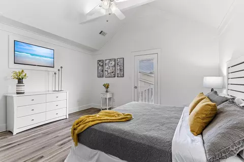 Bedroom - 44 Walton Dr, Miramar Beach, FL 32550 photo 6 of 8