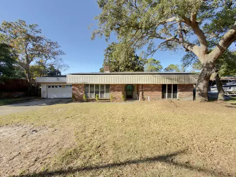 155 Homewood Dr, Fort Walton Beach, FL 32548