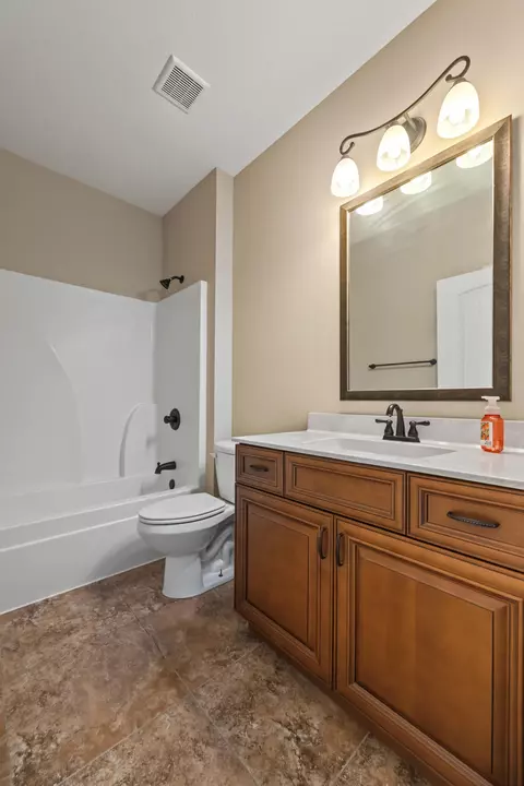 Bath - 102 Peoria Blvd, Crestview, FL 32536 photo 3 of 3