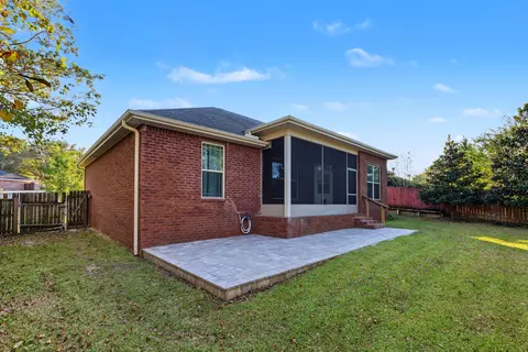 Exterior - 102 Peoria Blvd, Crestview, FL 32536 photo 8 of 11