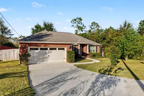 Exterior - 102 Peoria Blvd, Crestview, FL 32536 photo 3 of 11