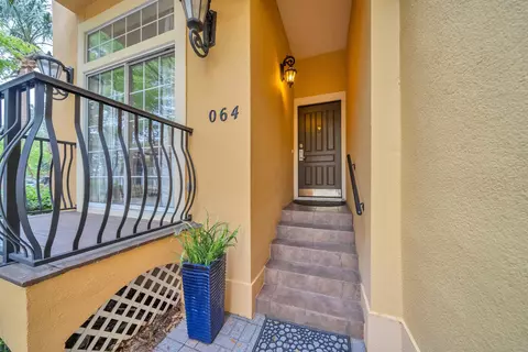 64 Vantage Pt #64, Miramar Beach, FL 32550