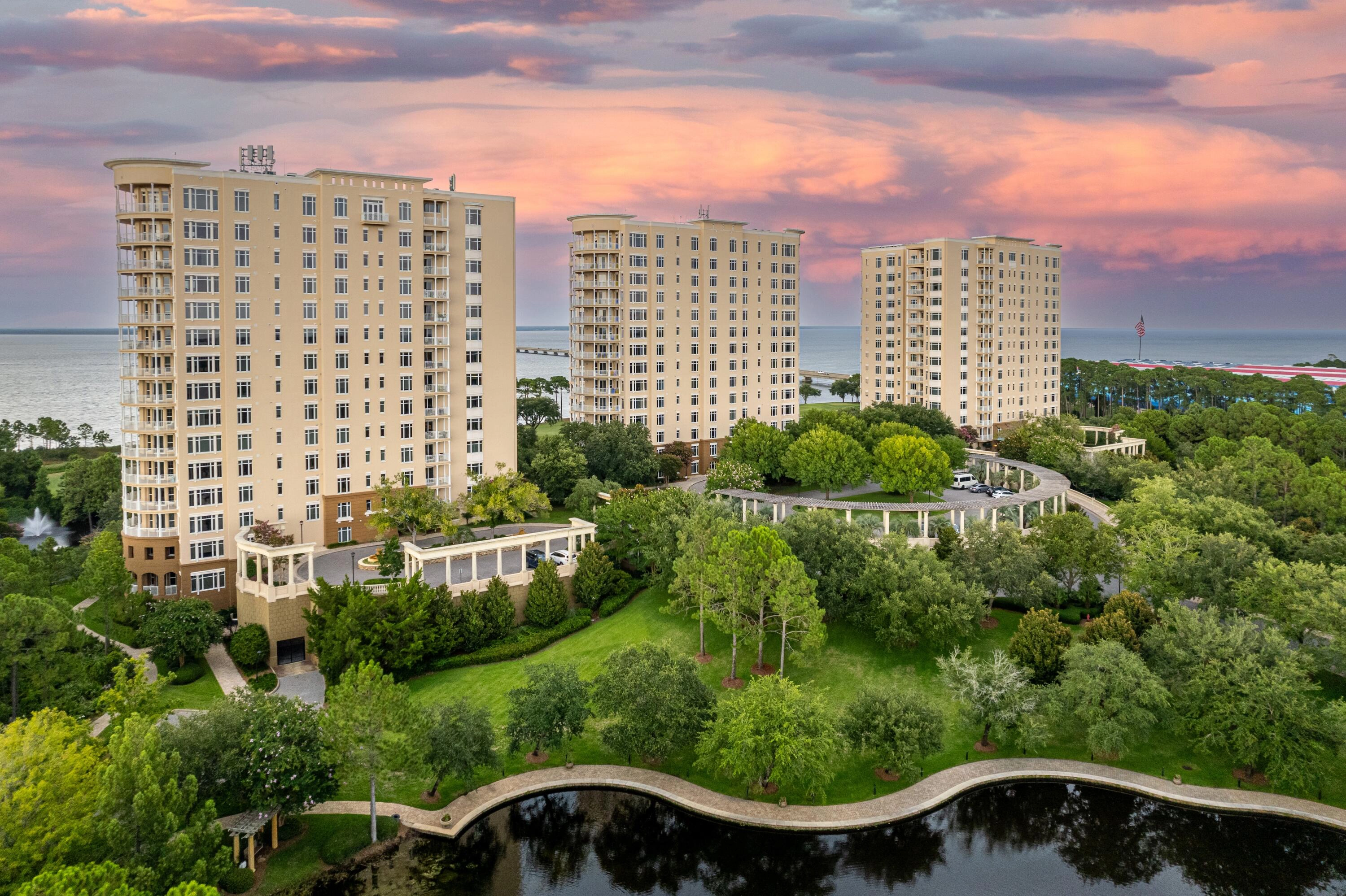 404 Kelly Plantation Dr Unit 708  