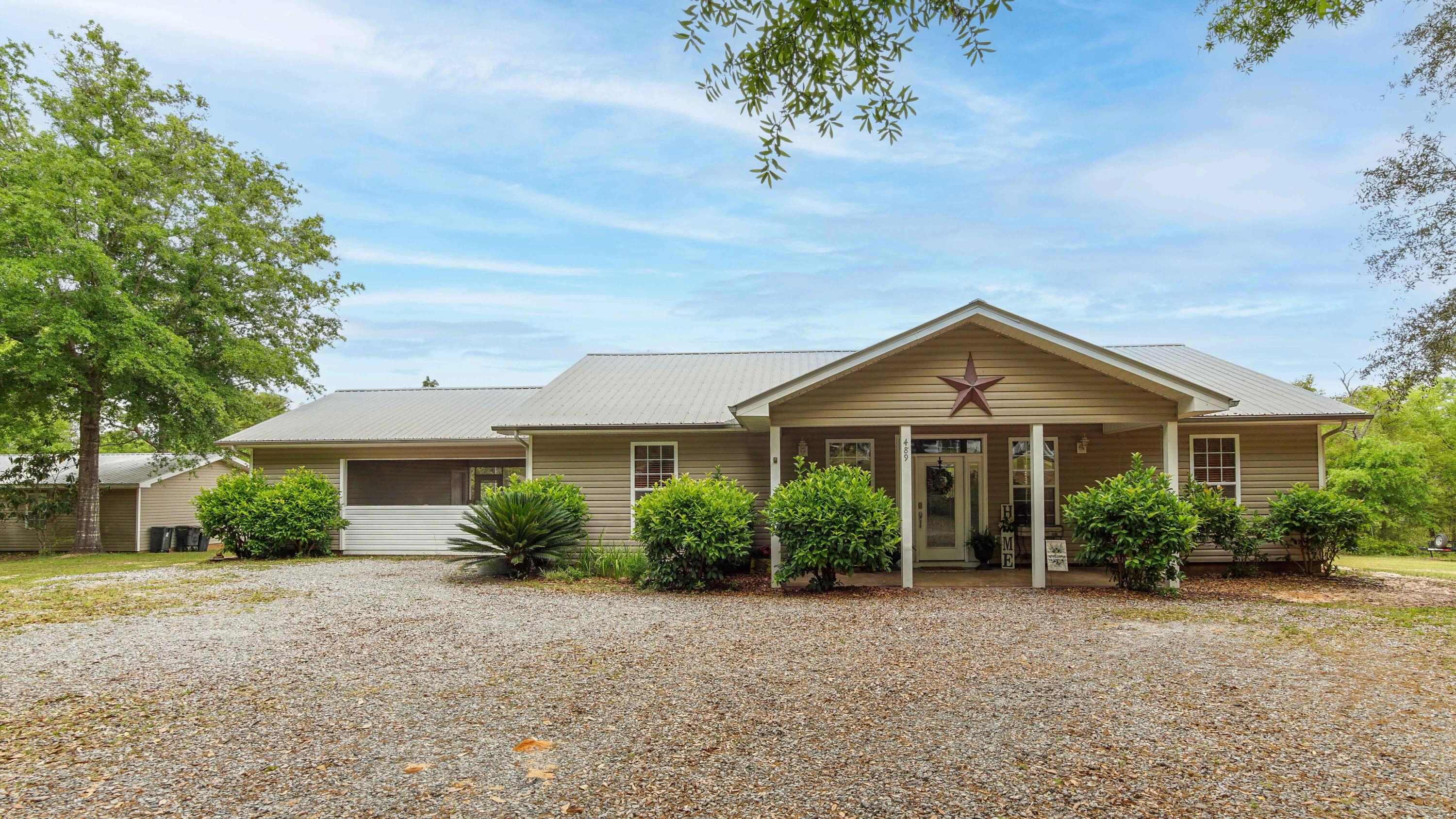 489 Roberts Dr  