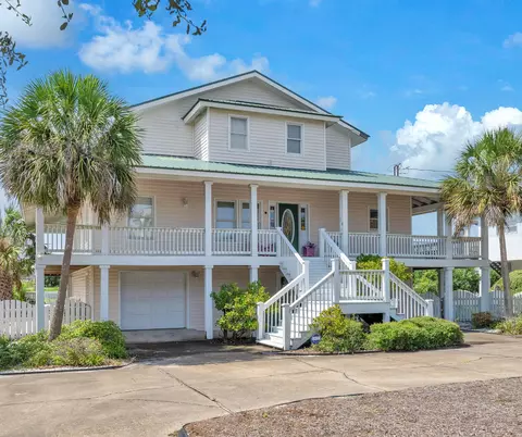 604 Magnolia Dr, Destin, FL 32541