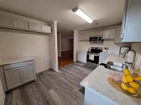Kitchen - 131 Phillips Dr, Crestview, FL 32536 photo 2 of 4