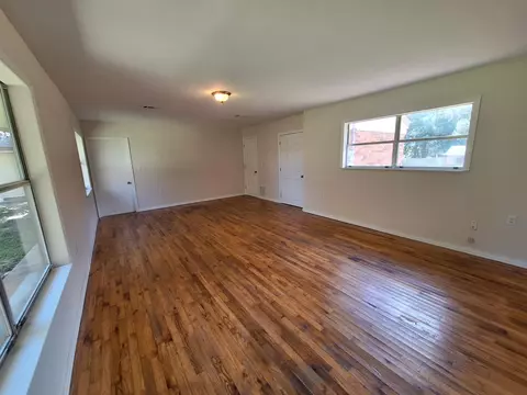 Living - 131 Phillips Dr, Crestview, FL 32536 photo 8 of 8