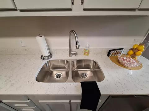Kitchen - 131 Phillips Dr, Crestview, FL 32536 photo 3 of 4