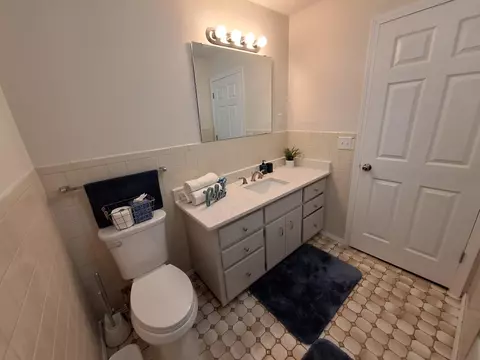 Bath - 131 Phillips Dr, Crestview, FL 32536 photo 1 of 5