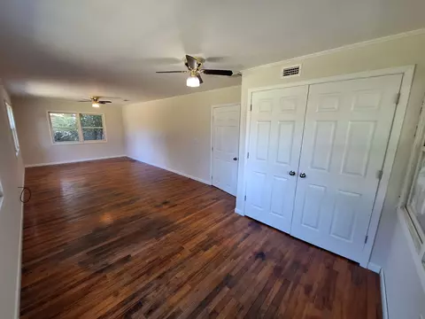 Living - 131 Phillips Dr, Crestview, FL 32536 photo 7 of 8