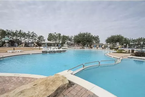 Exterior - 446 Mango Ln, Freeport, FL 32439 photo 13 of 16