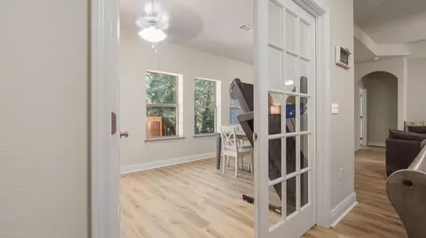 Entry Way - 446 Mango Ln, Freeport, FL 32439 photo 6 of 12