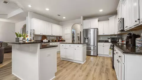 Kitchen - 446 Mango Ln, Freeport, FL 32439 photo 3 of 6