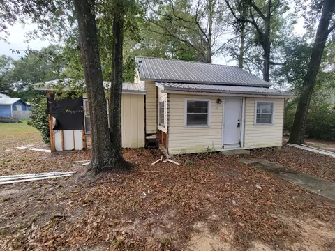 99 N State Highway 83, Defuniak Springs, FL 32433