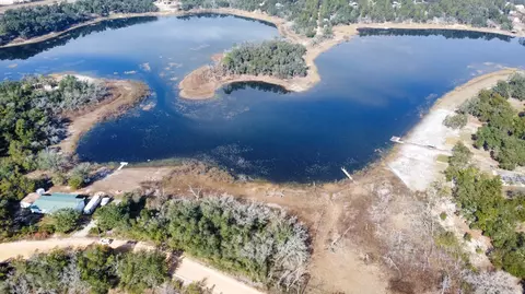 2950 River Lake Dr, Chipley, FL 32428