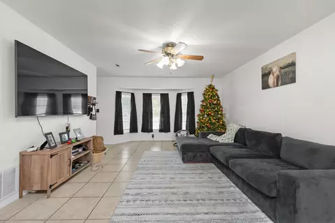 Living - 400 Brown Pl, Crestview, FL 32539 photo 1 of 1