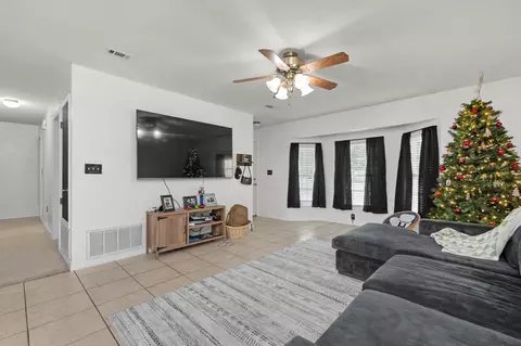 Other - 400 Brown Pl, Crestview, FL 32539 photo 4 of 7