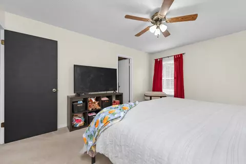 Bedroom - 400 Brown Pl, Crestview, FL 32539 photo 2 of 3