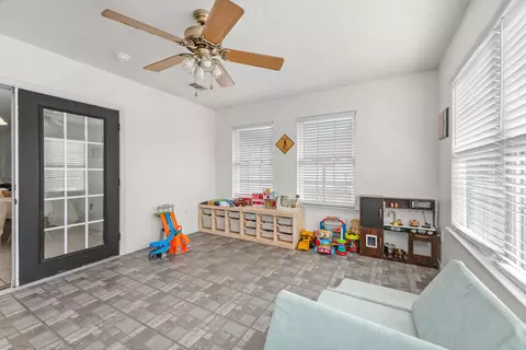 Entry Way - 400 Brown Pl, Crestview, FL 32539 photo 2 of 2