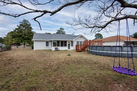Exterior - 400 Brown Pl, Crestview, FL 32539 photo 6 of 6