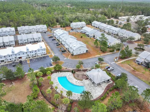 182 N Sand Palm Rd, Freeport, FL 32439