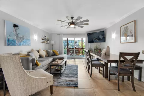 1700 Via De Luna Dr, Gulf Breeze, FL 32561