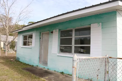 5 Bayview Dr, Apalachicola, FL 32320