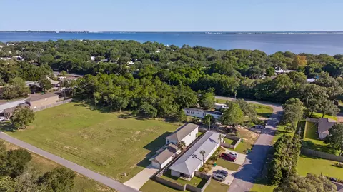 View/Area - 110 2nd Ave, Shalimar, FL 32579 photo 6 of 6