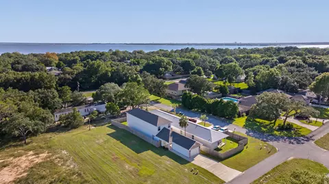 View/Area - 110 2nd Ave, Shalimar, FL 32579 photo 4 of 6