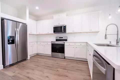 Kitchen - 110 2nd Ave, Shalimar, FL 32579 photo 3 of 3