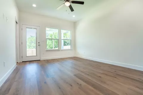 Living - 110 2nd Ave, Shalimar, FL 32579 photo 3 of 3