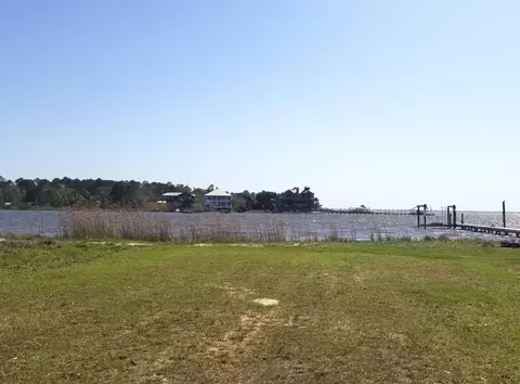 554 Beatrice Point Rd, Freeport, FL 32439