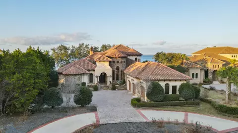 456 Captains Circle Cir, Destin, FL 32541