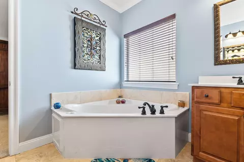 Bath - 211 E Grand Key Loop Loop, Destin, FL 32541 photo 2 of 6