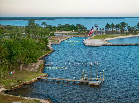 2894 Bay Grove Rd, Freeport, FL 32439