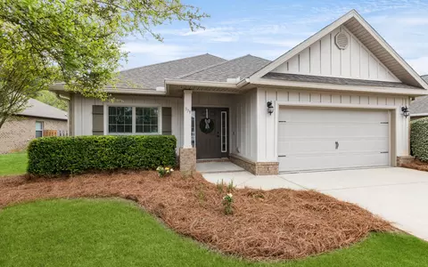 379 Whitman Way, Freeport, FL 32439