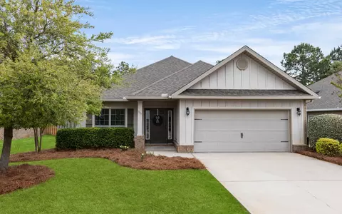 379 Whitman Way, Freeport, FL 32439