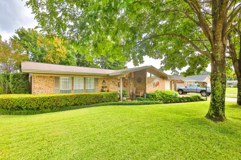 609 Audubon Dr, Fort Walton Beach, FL 32547