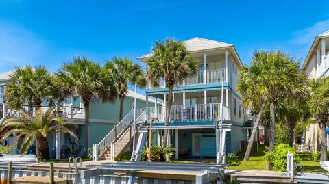 1406 Homeport Dr, Navarre, FL 32566